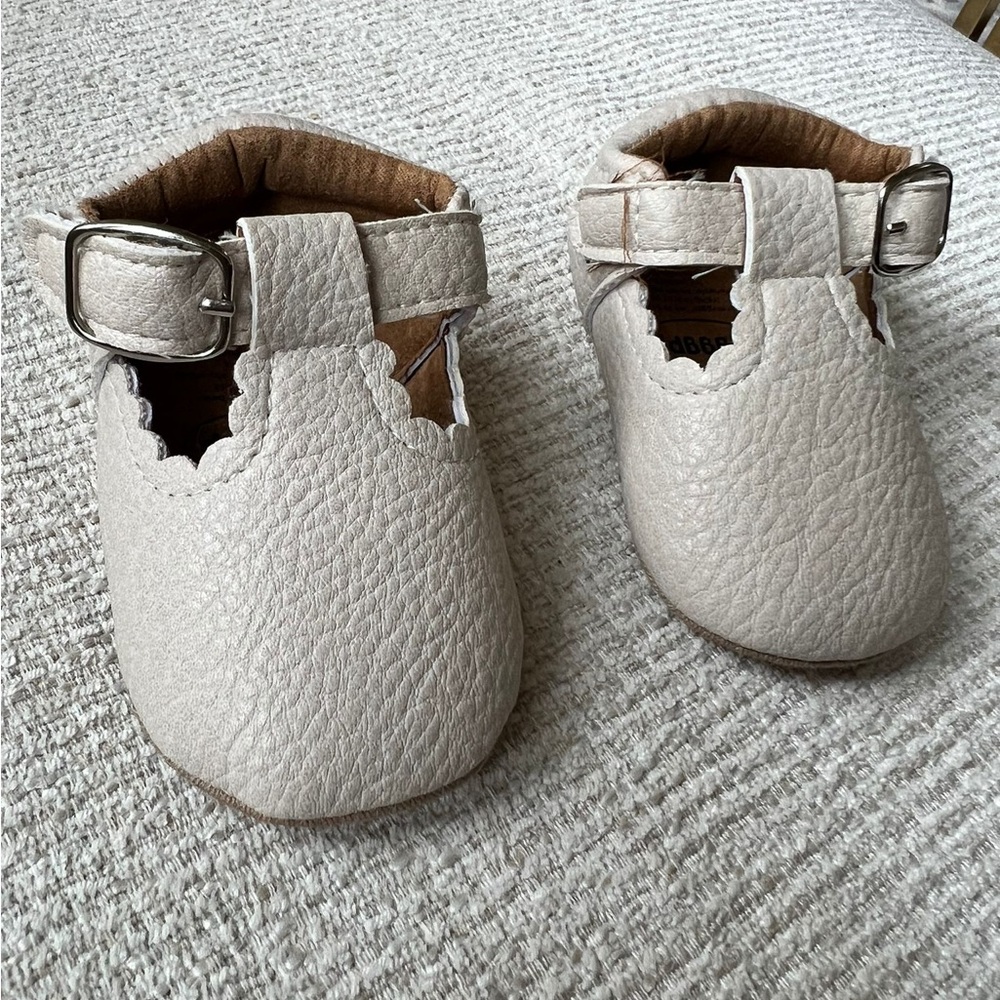 Newborn girls crib shoes